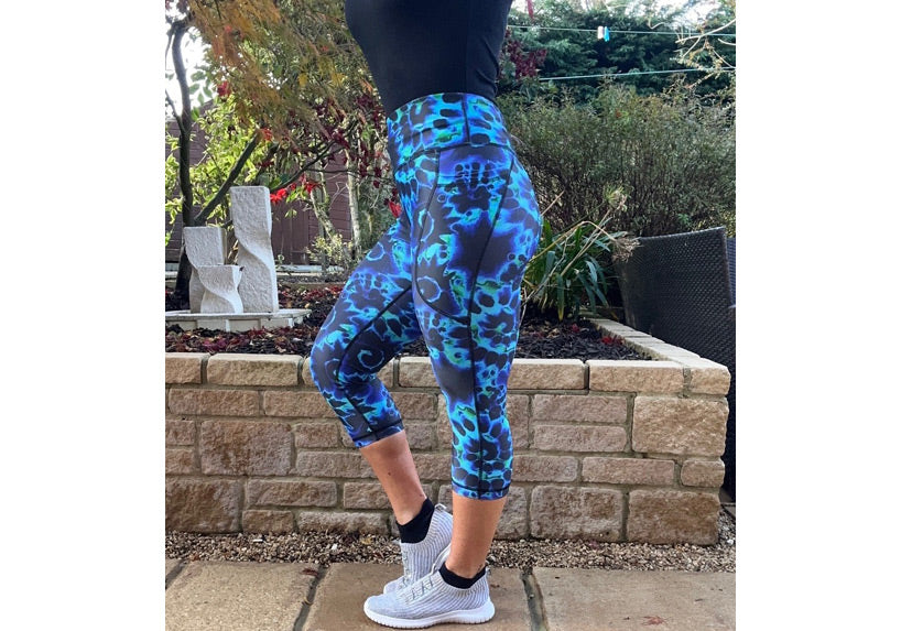 Capri Abyss Leggings with pockets