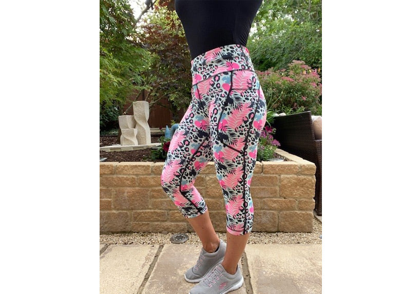 Capri Jungle Blush leggings with pockets